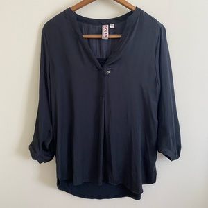 Dolan V Neck 3/4 Sleeve Black Blouse Size Small